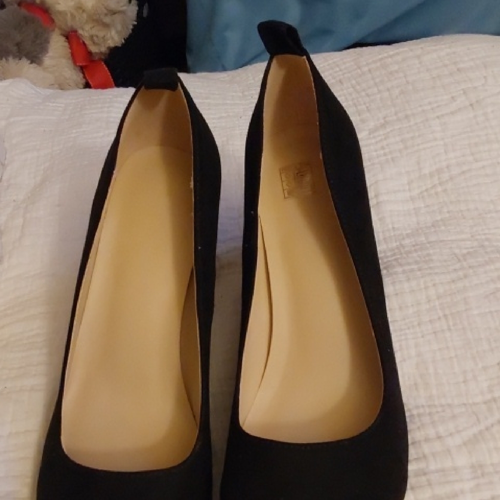 Elegant Black Women's Pumps